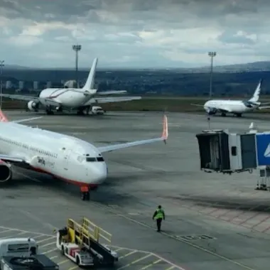 Как лично вы относитесь к возобновлению авиасообщения между Москвой и Тбилиси?