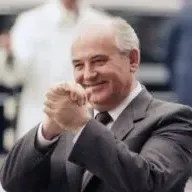 Следует ли увековечивать память Михаила Горбачева в России?