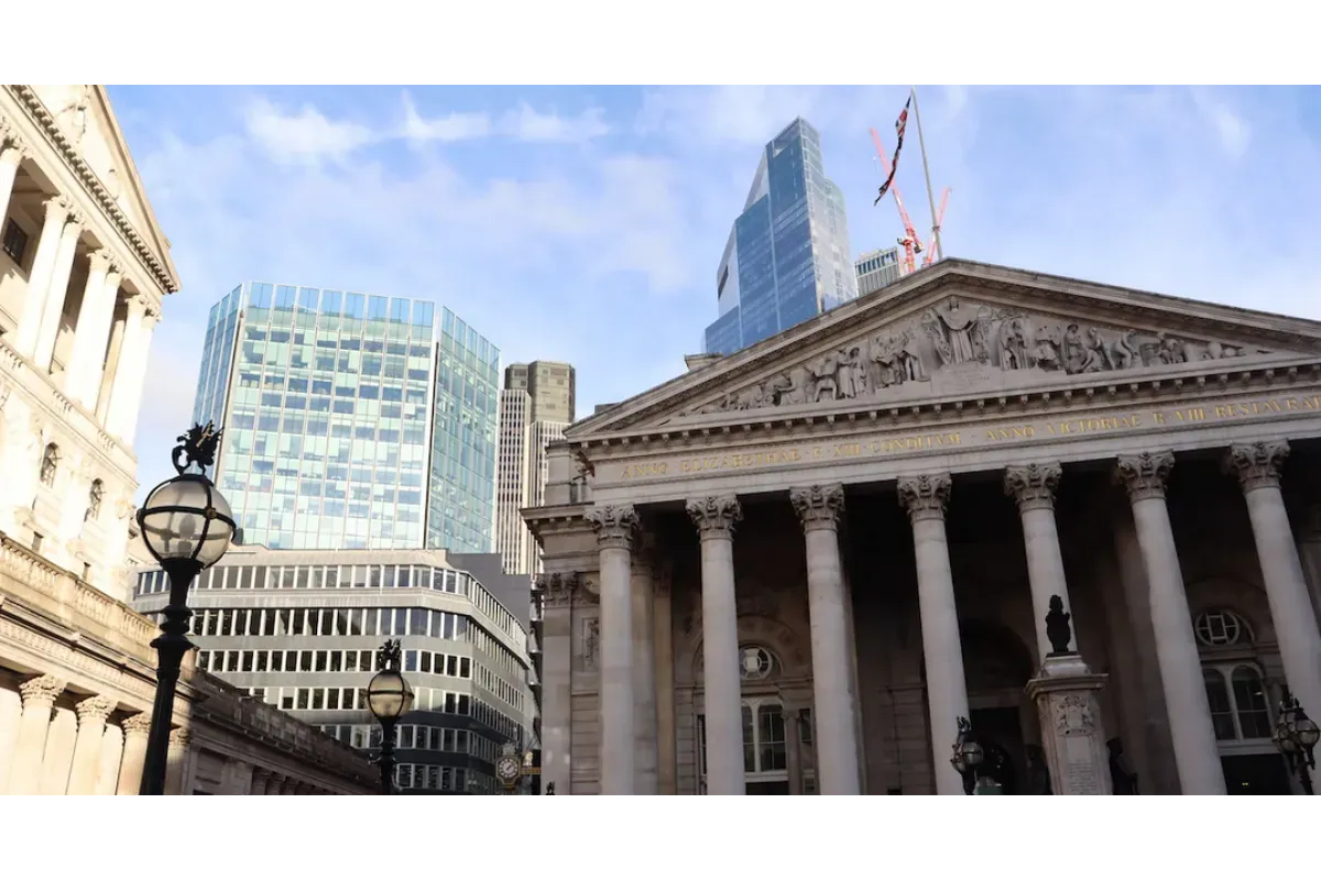 Telegraph: банк Англии провел экстренные переговоры на фоне кризиса вокруг Credit Suisse