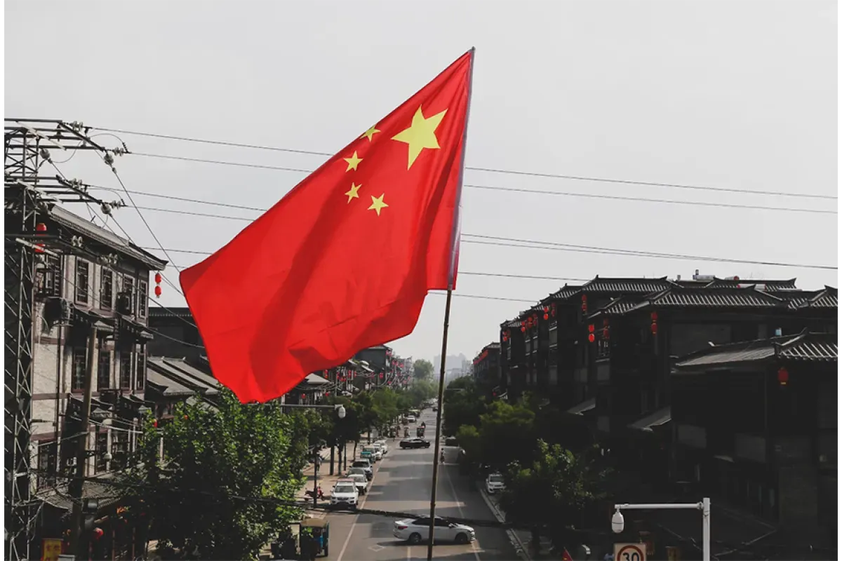 Мао Нин назвала безответственными слова Байдена о «диктаторе» Си Цзиньпине