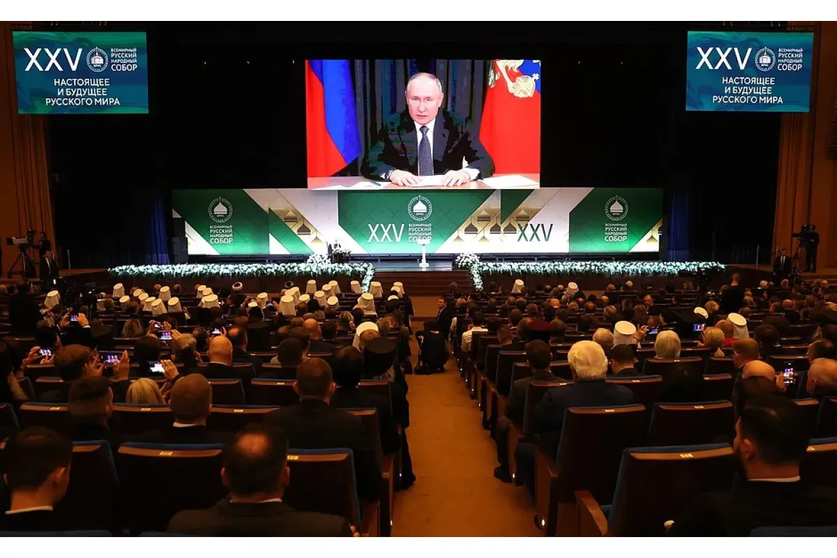 Владимир Путин на пленарном заседании Всемирного русского народного собора