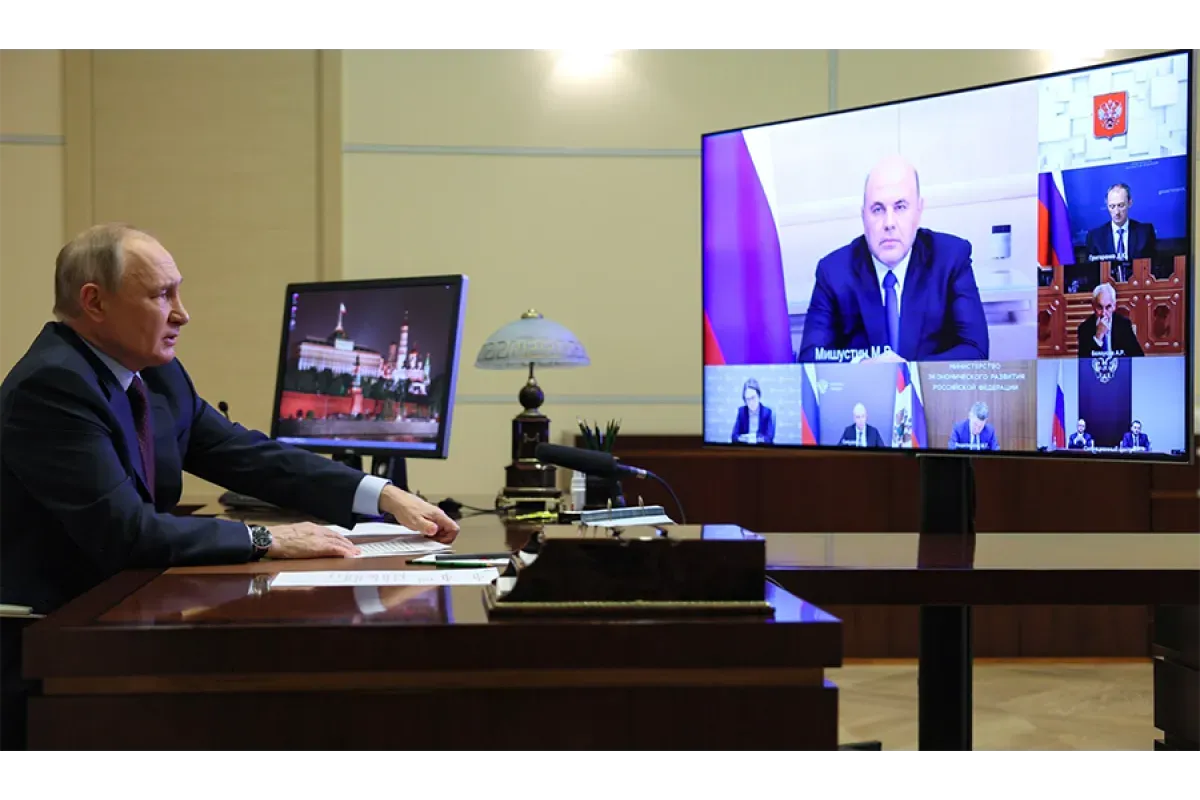Путин призвал готовиться к усилению санкционного давления