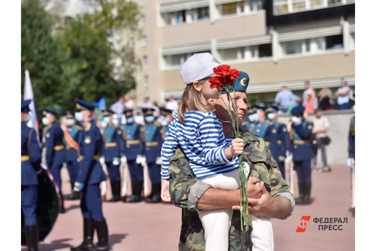 «Известия»: в Общественной палате хотят снизить пенсионный возраст для многодетных отцов