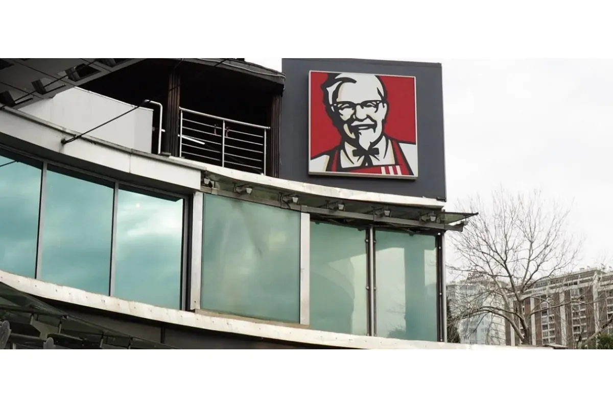 Бывшее подразделение KFC в России сменило название на «Юнирест»