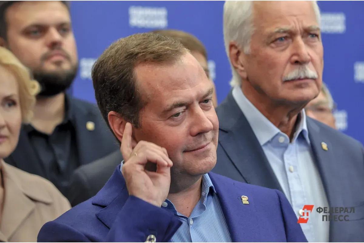 В Совфеде прокомментировали слова Медведева о законах военного времени