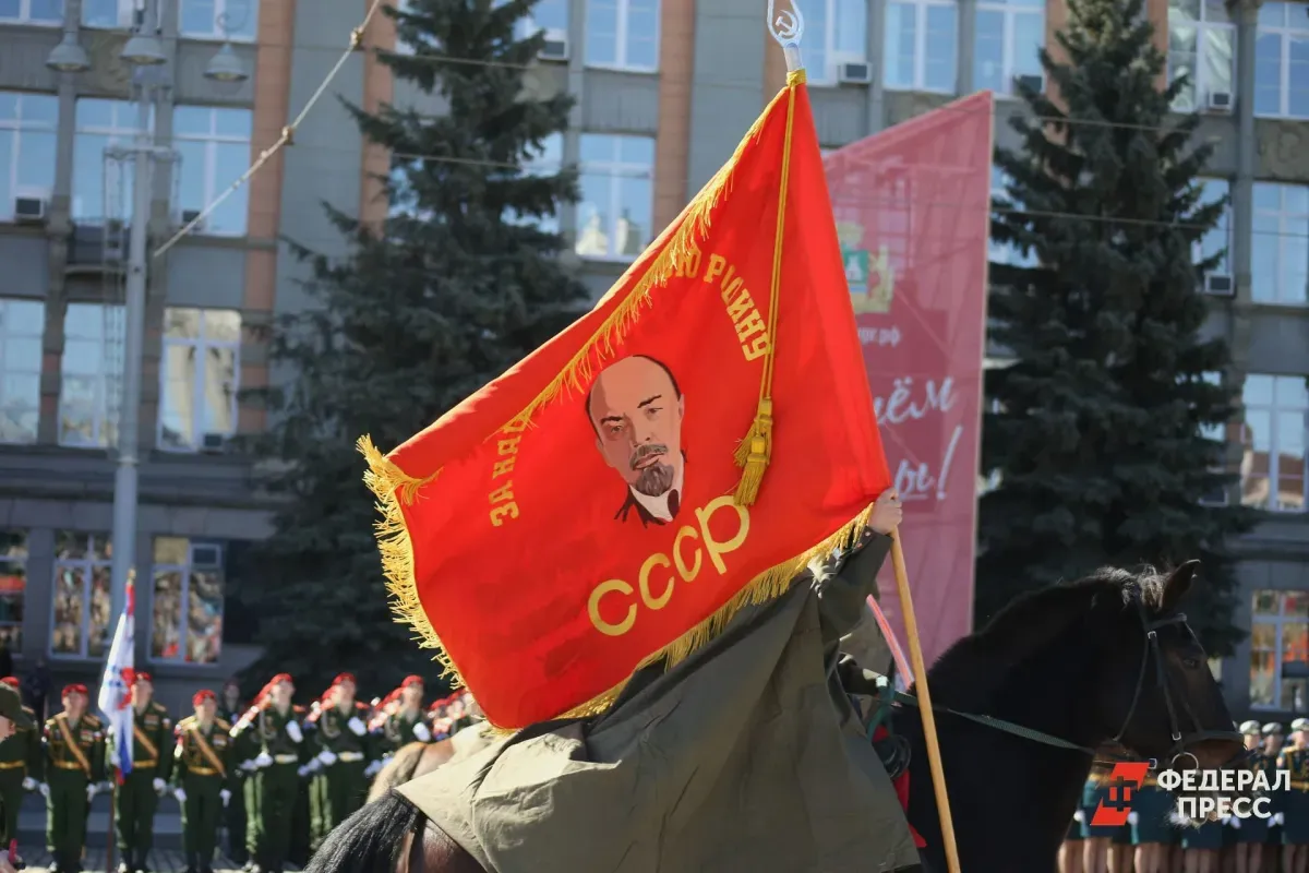 ФОМ: 50% россиян оценили положительно последствия Октябрьской революции