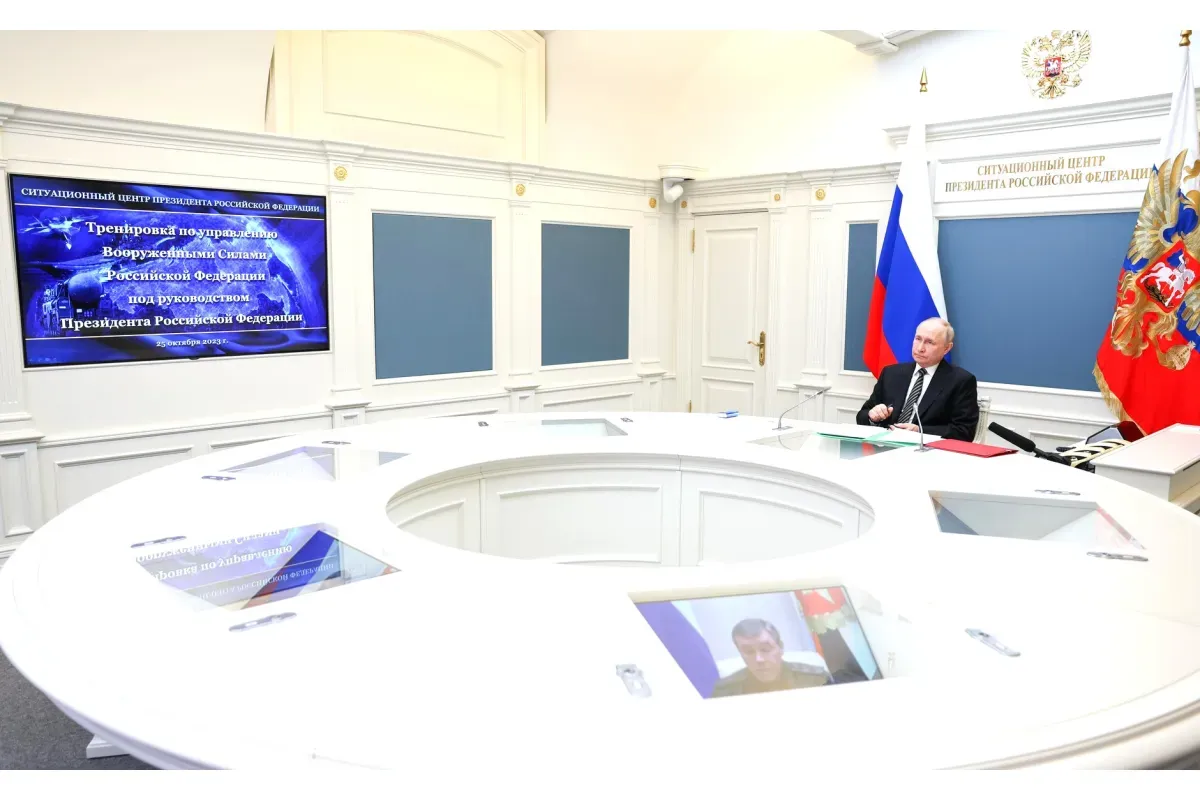 Путин принял участие в тренировке по нанесению ответного ядерного удара